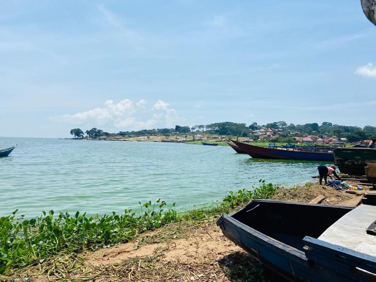 Homeonthenile Lake View Double Jinja Exterior foto